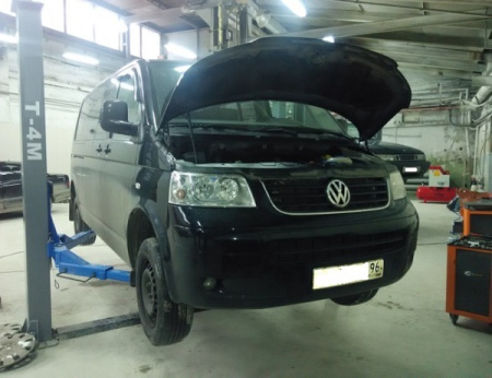 Подъемник автомобильный  двухстоечный с напольной рамой TS-4M (ручка-съем)